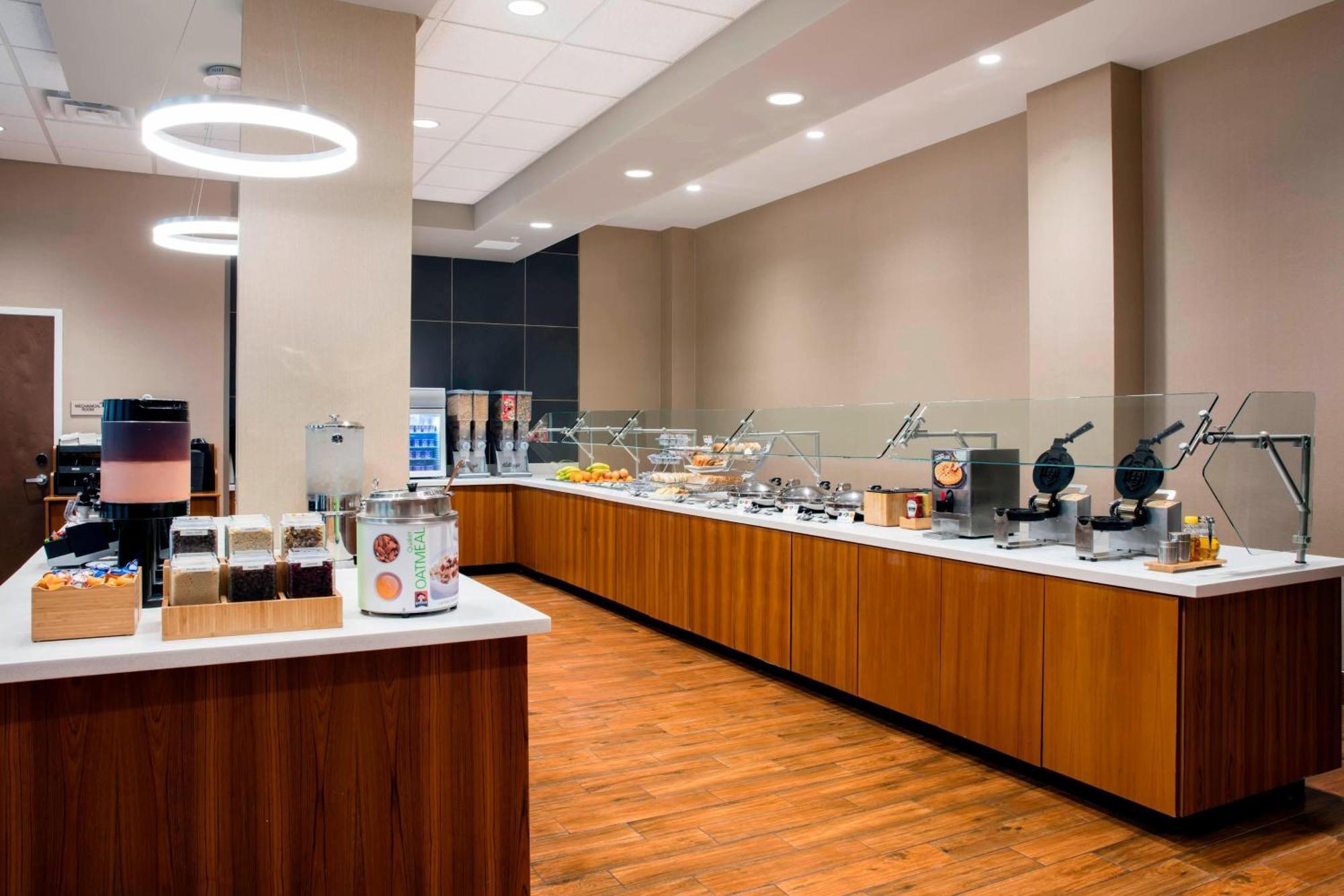 Springhill Suites By Marriott Orlando At Flamingo Crossings Town Center-Western Entrance Four Corners Exterior foto